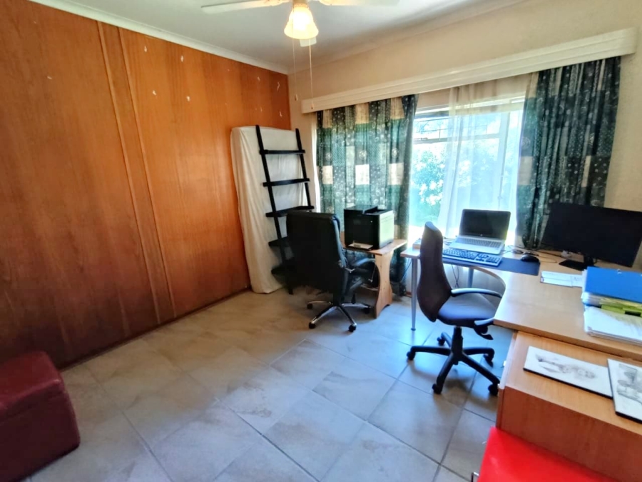 4 Bedroom Property for Sale in Langenhovenpark Free State